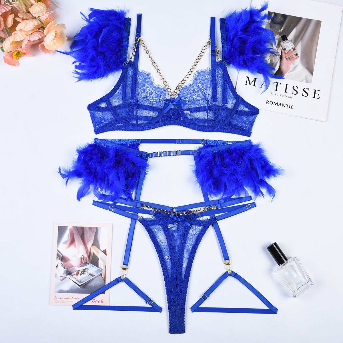 Ensemble Lingerie en Dentelle à Chaînes – Design Raffiné Trois‑Pièces